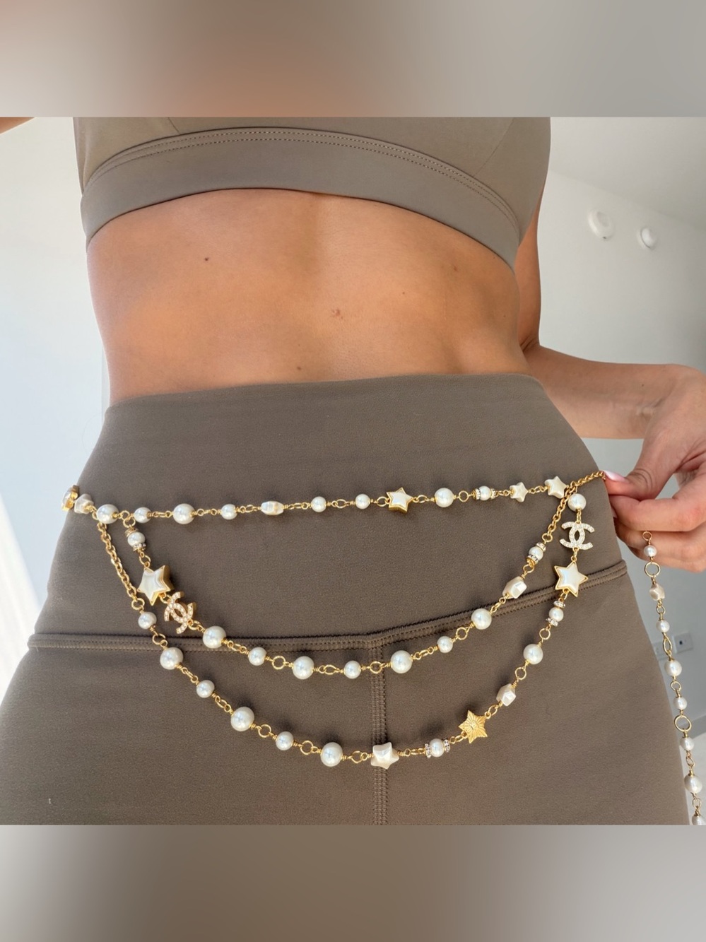 CHANEL Pearl Star CC Multi Strand Belt Gold & White - Picture 14 of 16